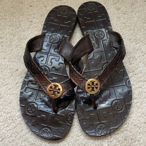 Tory Burch Thora brown snakeskin sandals size 6